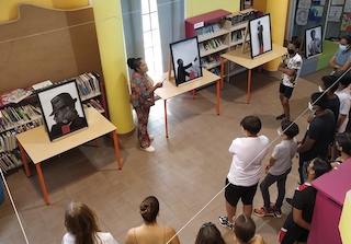 Les expositions thématiques dans les établissements et la médiation en milieu scolaire